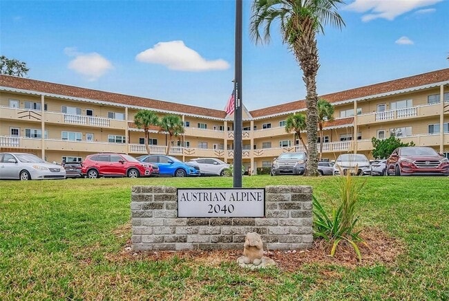 Building Photo - 2040 World Pkwy Blvd Unit 34