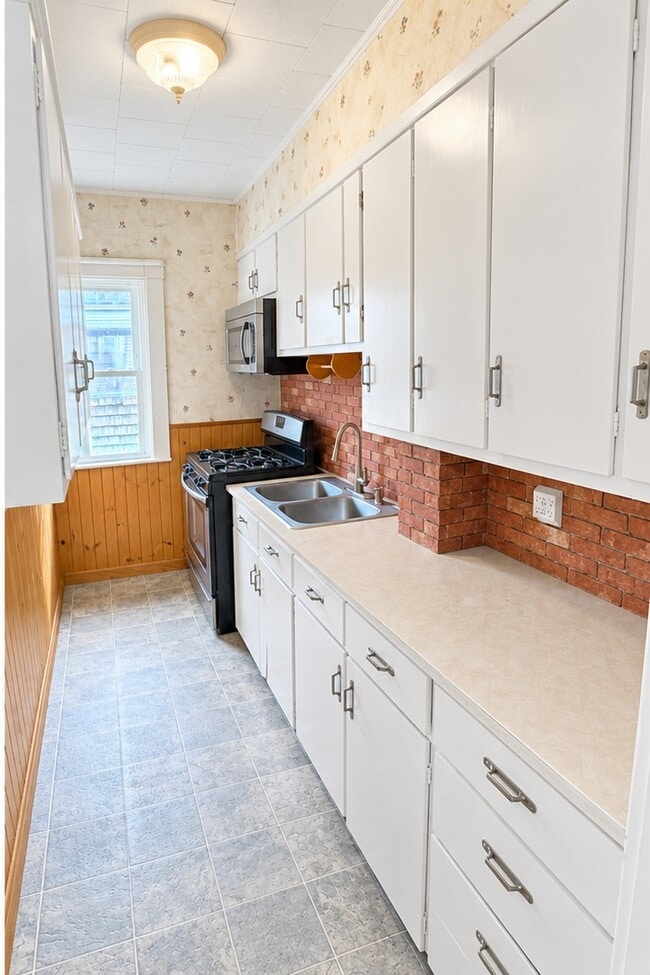 125 Rockland St Unit 2