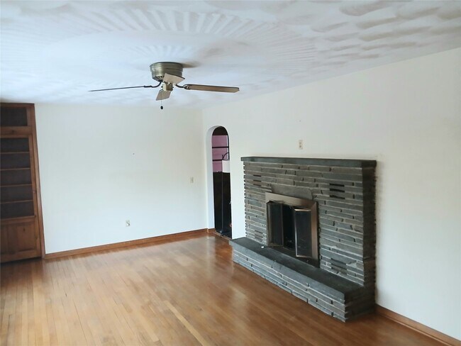 Photo - 5 Meadow Brook Ln