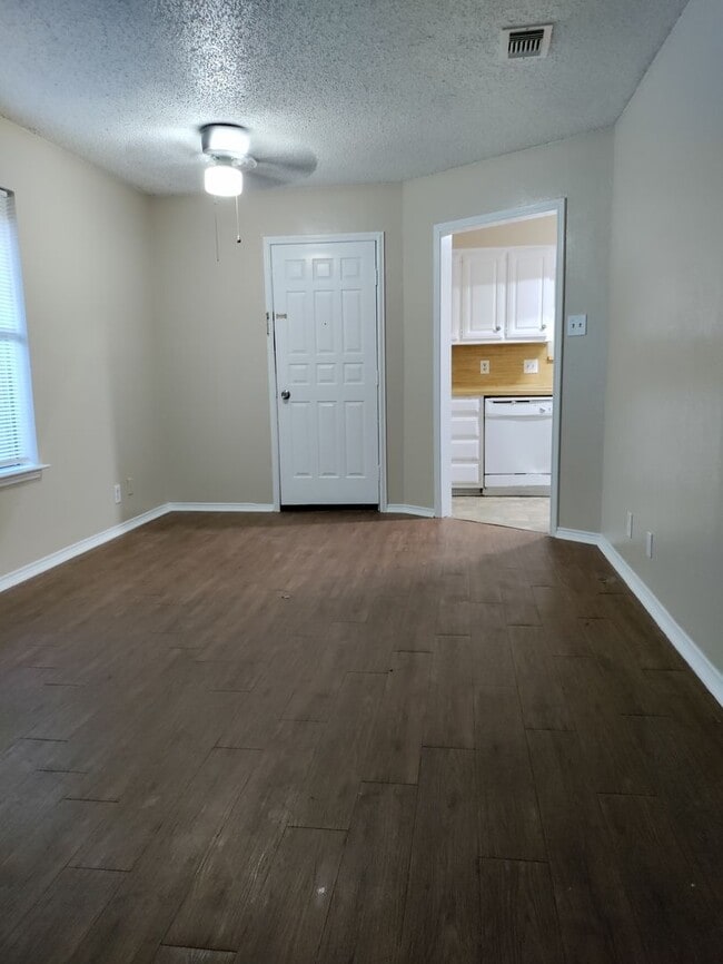 Building Photo - GV324 Unit 328