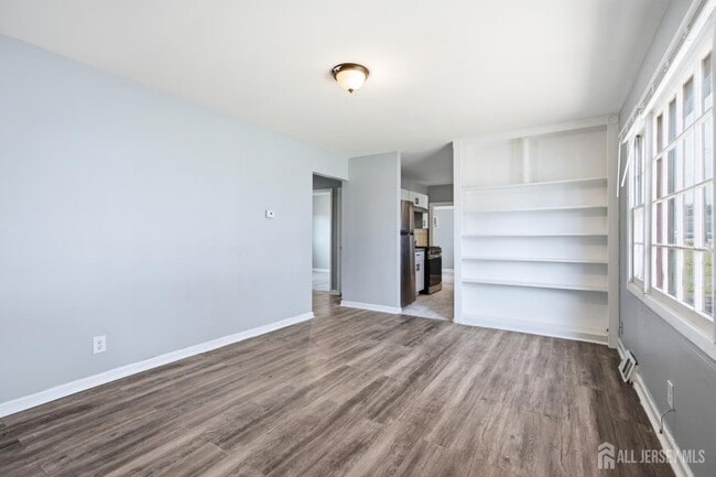 115 N Main St