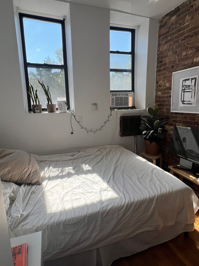 Photo - 203 Chrystie Street