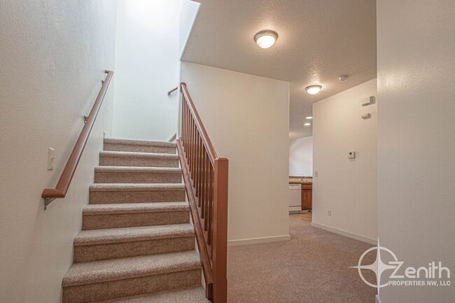 Photo - 7021 NE 55th St