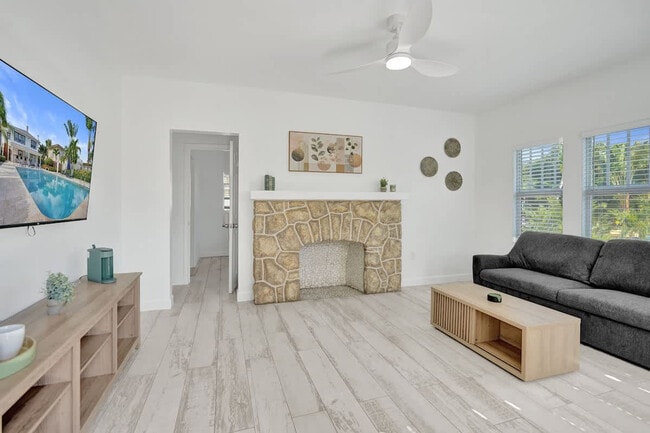 Photo - 901 N Federal Hwy Unit SI ID1504085P