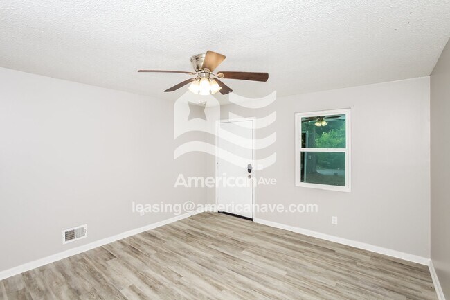 Photo - 2409 CoCo Rd