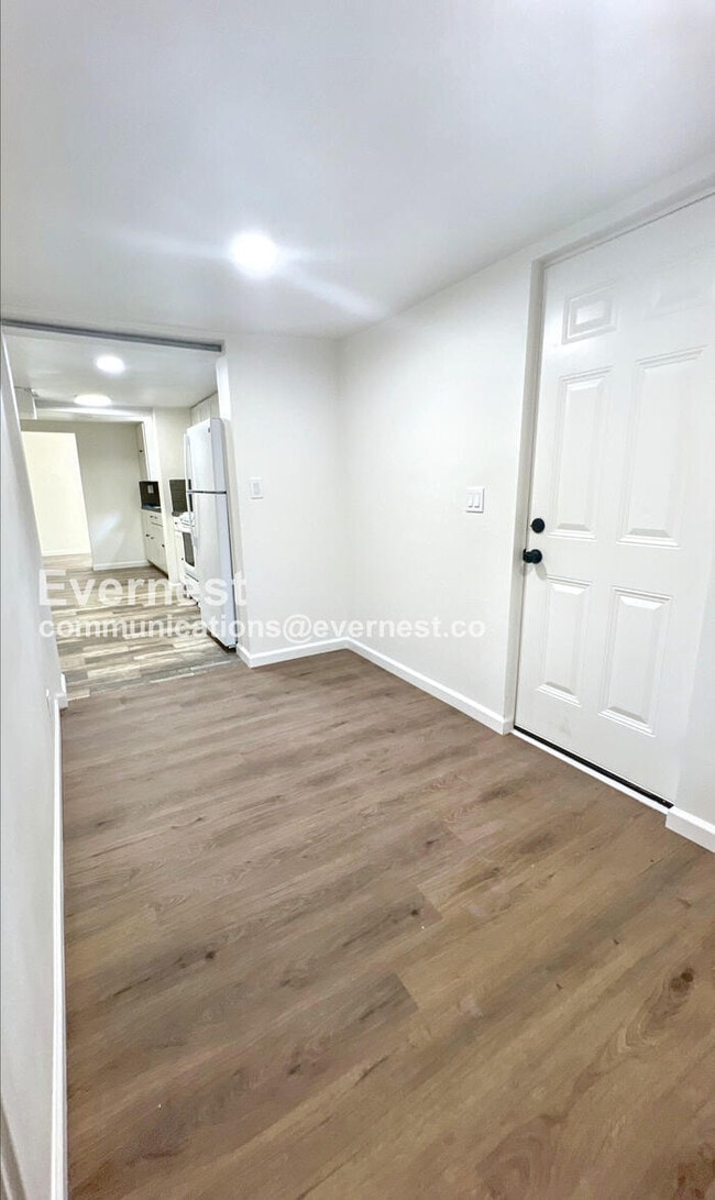 Photo - 3226 Smart Ave Unit b