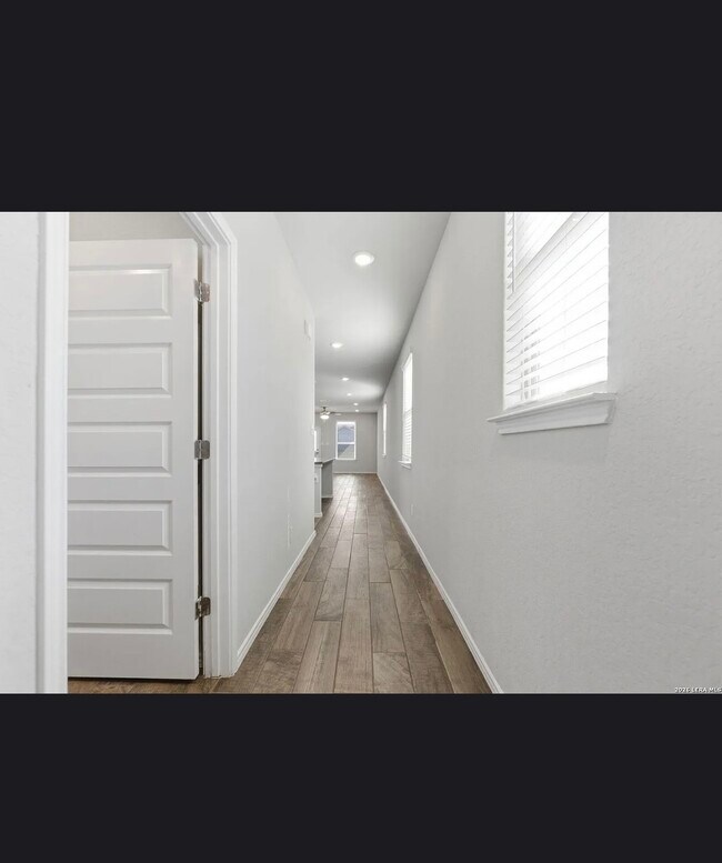 Left door is laundry room. - 2521 Hiddenbrooke Trce