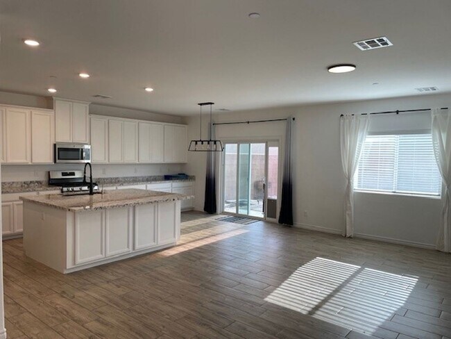 Photo - 7022 Noah Raven St