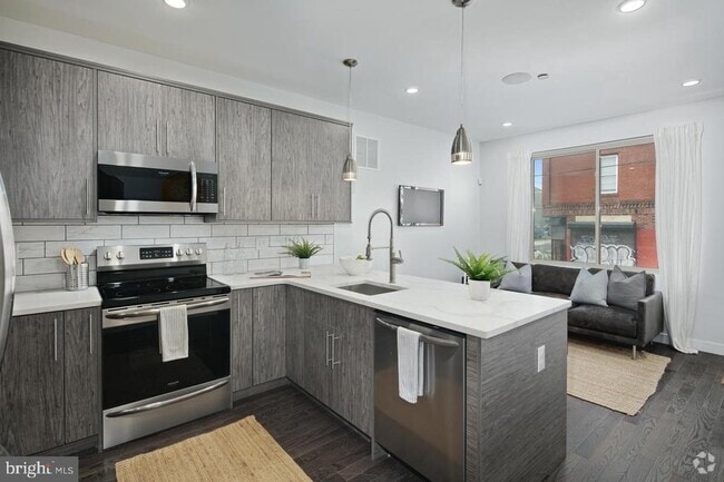 Building Photo - 1603 N Marshall St Rental