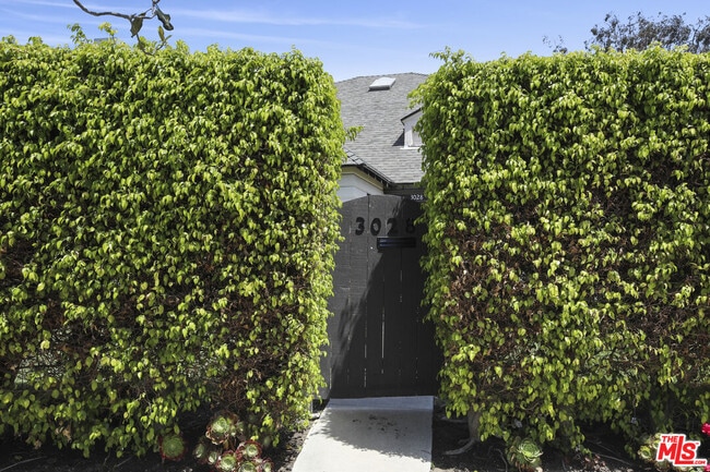 Photo - 3028 Motor Ave