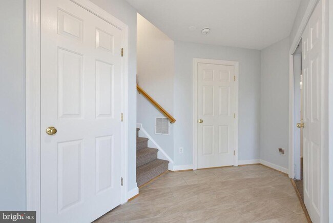 Building Photo - 5822 Pearson Ln