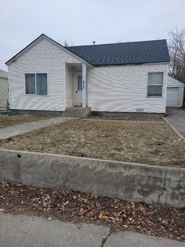 Building Photo - Quaint 2 bed