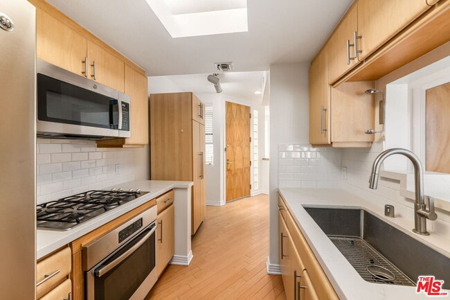 Photo - 171 N Church Ln Unit 619