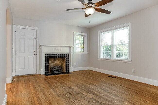 Photo - 305 S Mulberry St