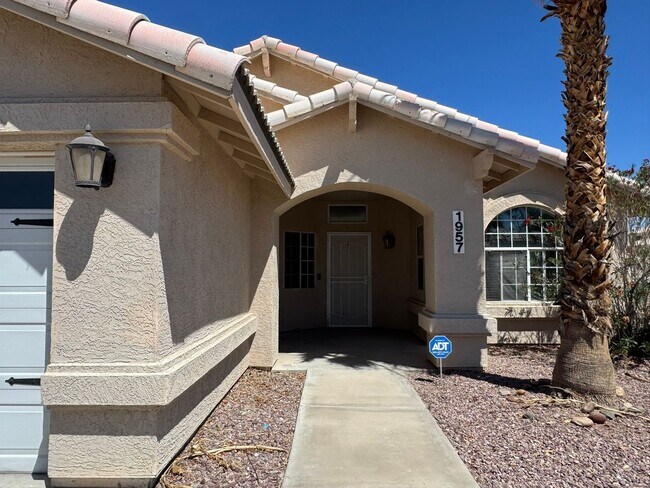 Photo - 3BR 2Ba Fairway Estates Luxe Home w/Boat Deep Garage and Fenced Yard