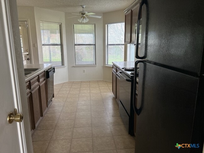 Photo - 2607 Schulze Dr