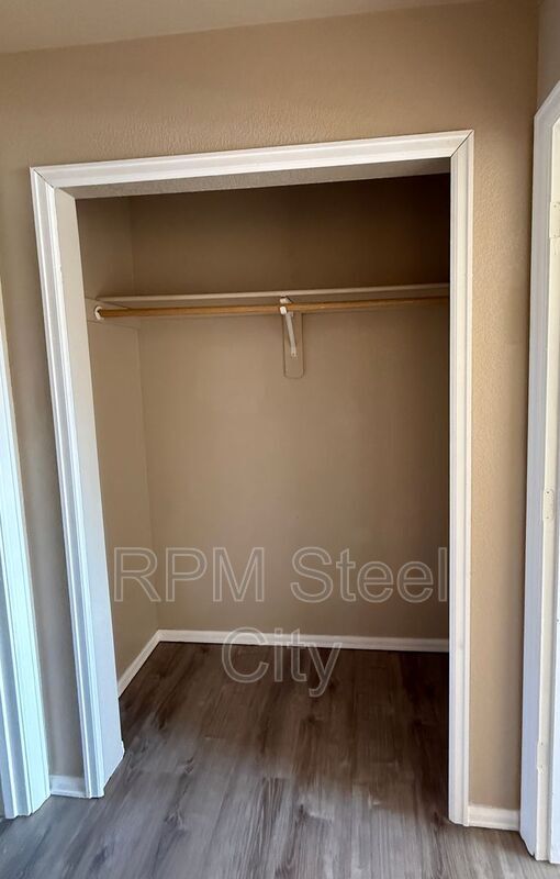 Photo - 1717 Oakshire Ln