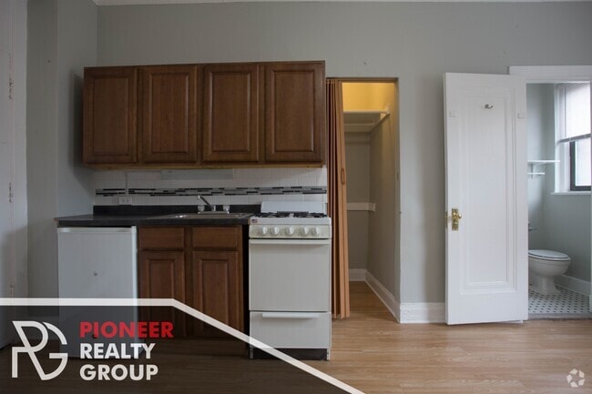 Building Photo - 3817 N Fremont St Unit 3831-316 Rental