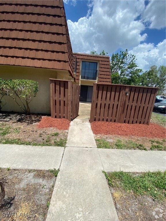Building Photo - 5239 Cedarbend Dr Rental