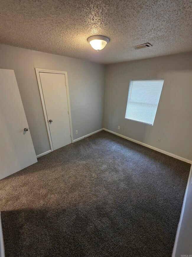 Photo - 9110 Woodford Dr