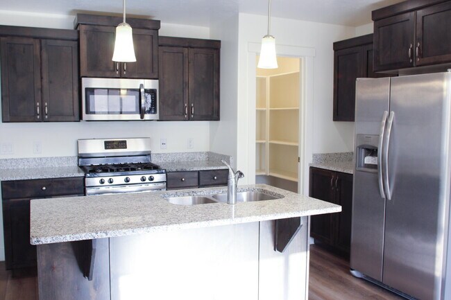 Photo - Spacious 4-Bed with 2.5 Baths in St George