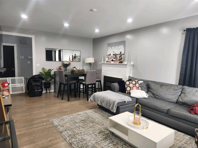 Building Photo - 1504 3rd St