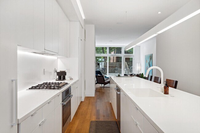 Photo - 1539 6th St NW Unit # 1
