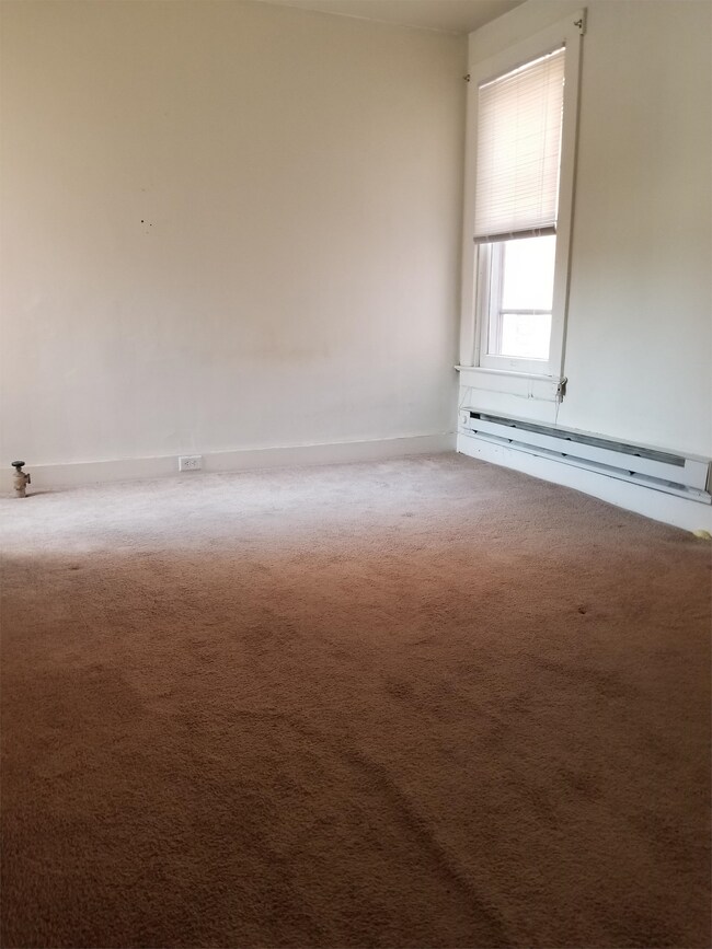 Photo - 211 W 5th St