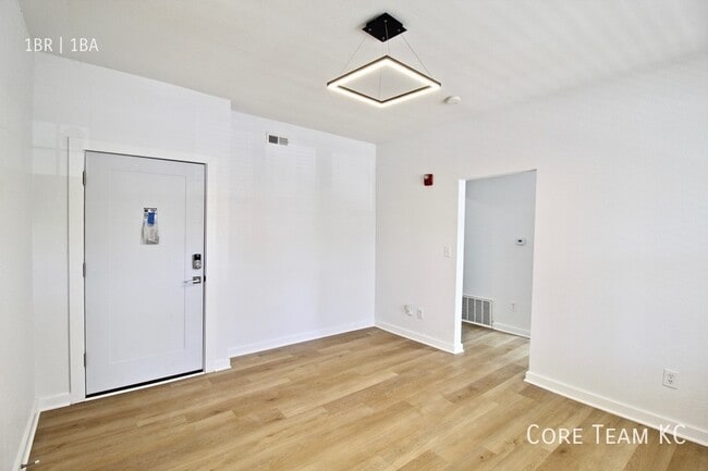 Photo - 712 Linwood Blvd Unit 716-9