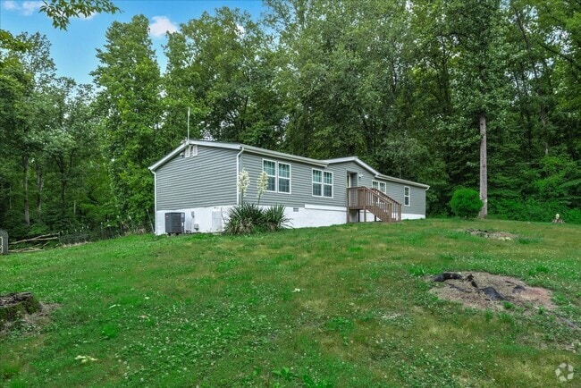 Building Photo - COMING SOON! Rental