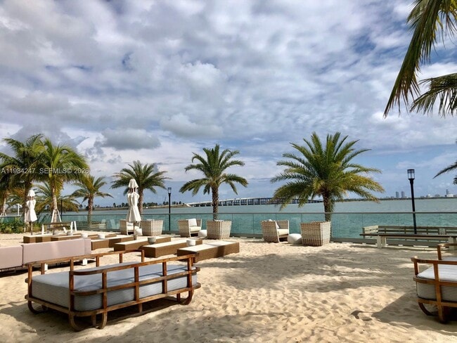 Photo - 2900 NE 7th Ave Unidad 3705