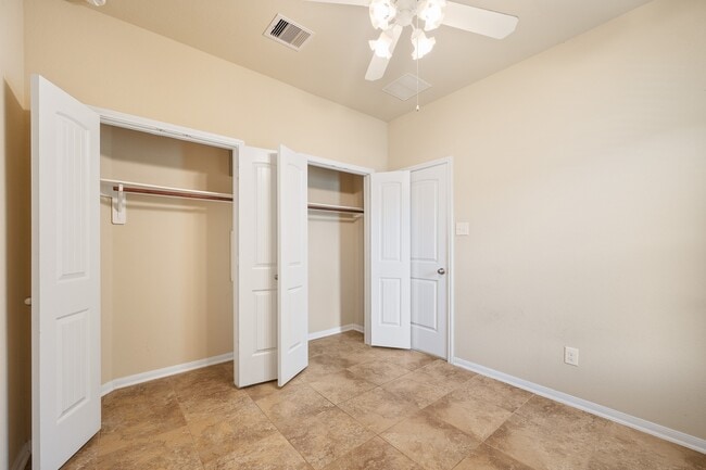 Building Photo - 207 Lockridge Hill Ln