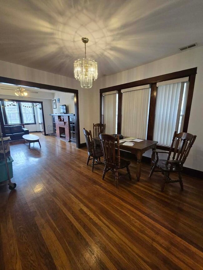 Photo - 5114 N Ashland Ave