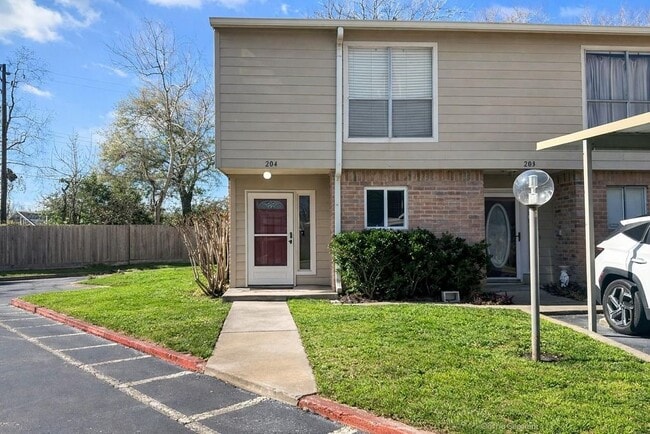 Building Photo - 5005 Georgi Ln