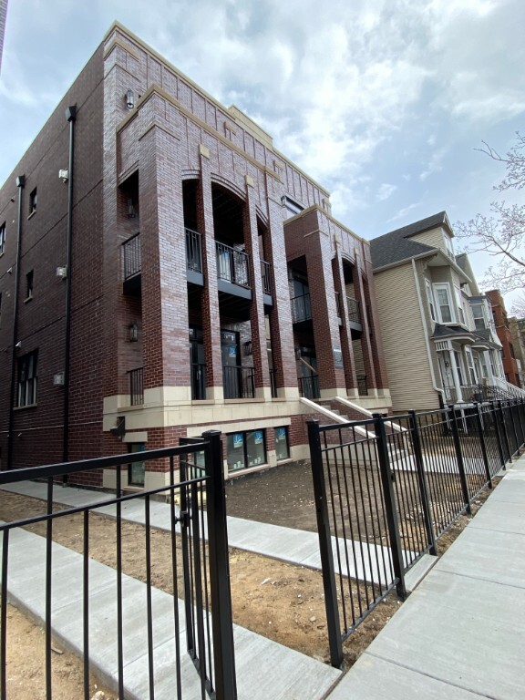 Photo - 3343 N Kenmore Ave Condo Unit 3343-1N
