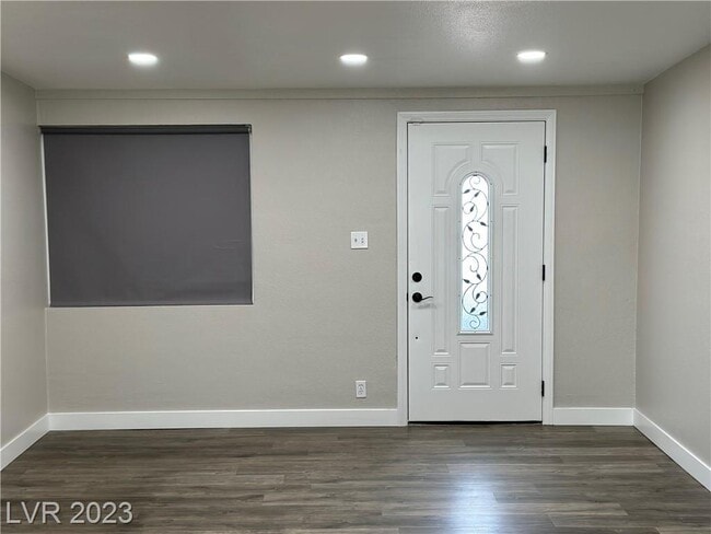 Photo - 2753 Talbot St