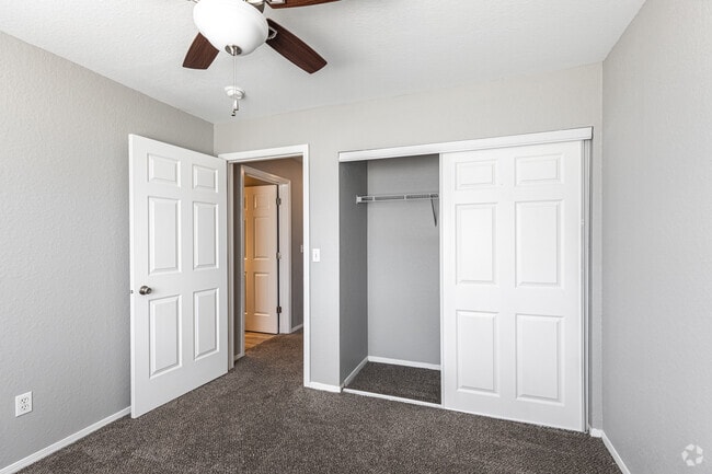 2HAB, 2BA - 1,040 ft² - FOX RUN