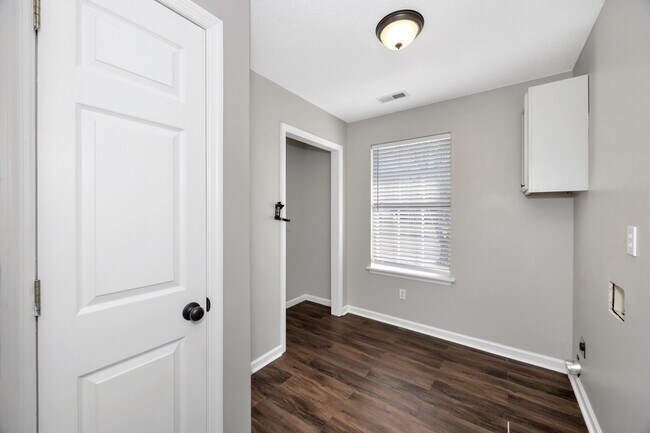 Photo - 103 N W Sugar Bluff Ln