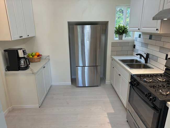 Photo - 718 Roosevelt Ave Unit D