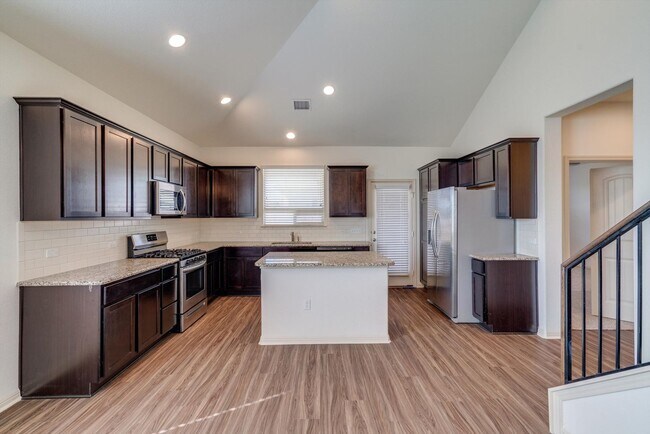 Photo - 18300 Cercina Trl