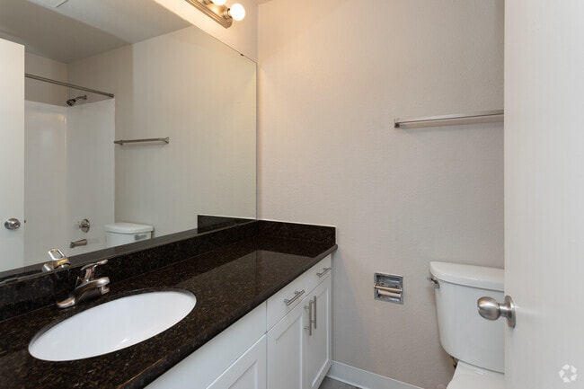 3BR, 2.5BA - 1290SF