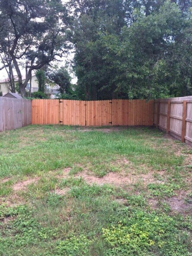 2102 Bay Rd