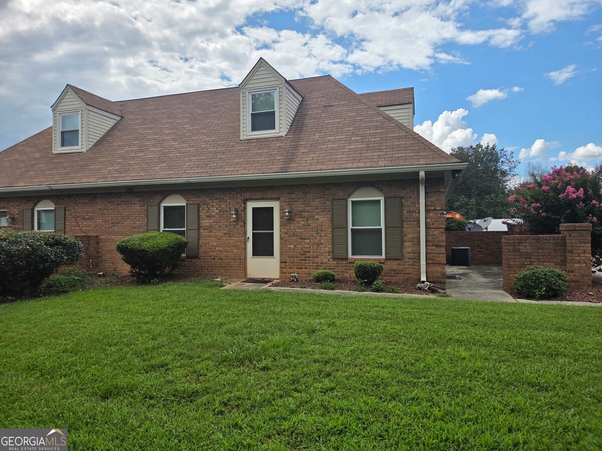 Photo - 891 Park Pl NE