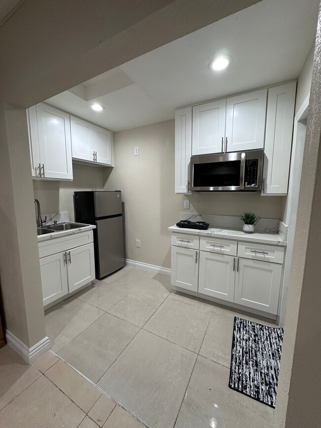 Photo - 200 S Palm Dr