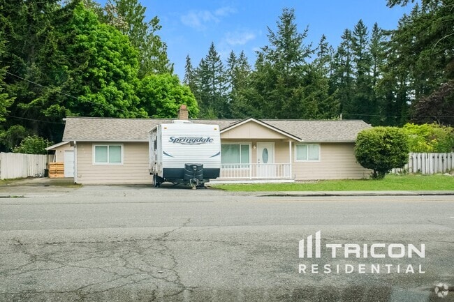 Building Photo - 2607 Madrona Dr SE Rental