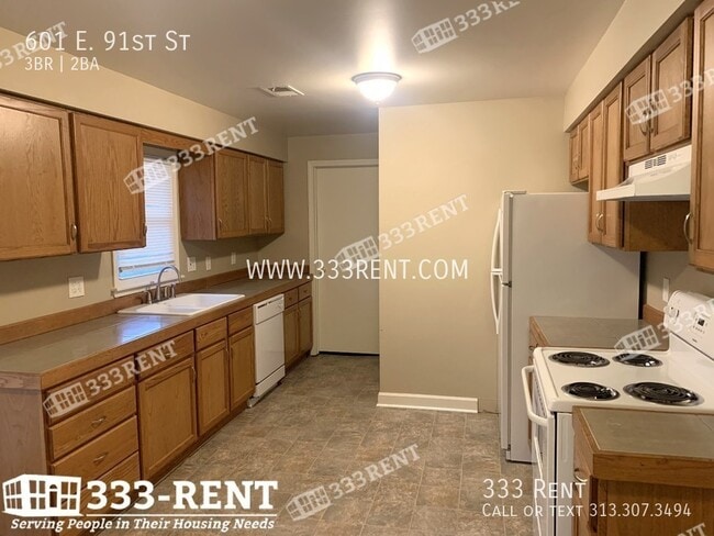 Photo - 601 E 91st St