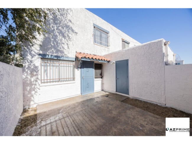 Photo - Your Perfect Phoenix Retreat - Gorgeous 2/1 Townhouse!