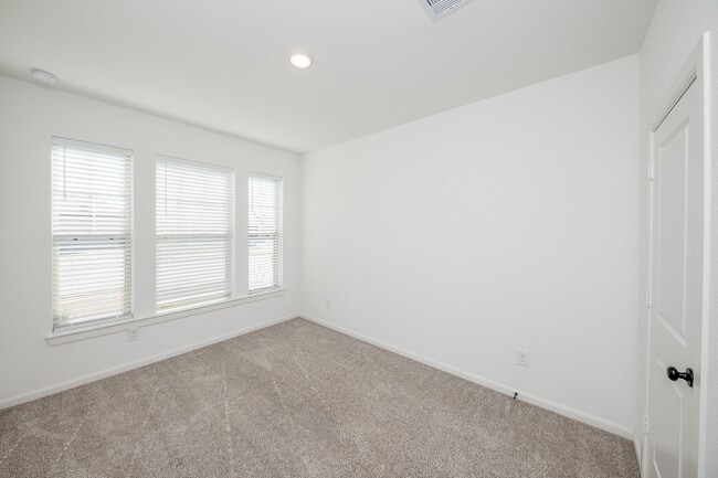 Photo - 42514 Summer Crst Rd