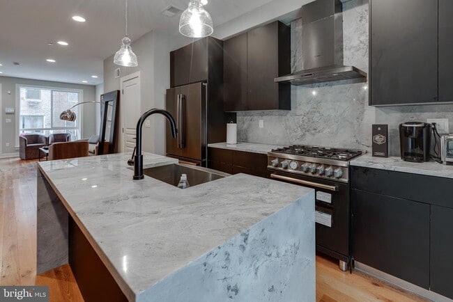 Photo - 2022 Kimball St