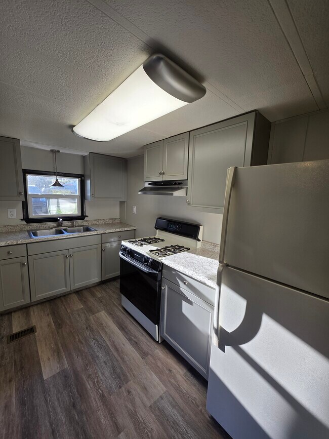 Photo - 1100 Pines Rd